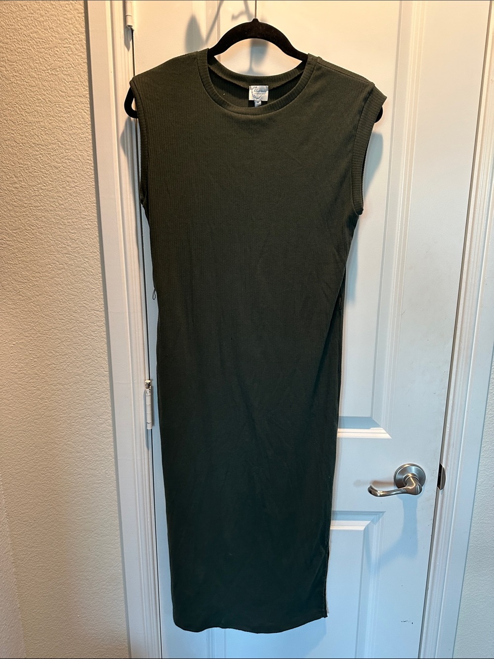 Sleeveless Olive Ribbed Midi Dress